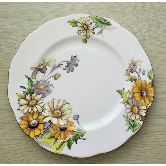 PLATES-SALAD-DESSERT-ROYAL ALBERT-Flower of the Month-No. 4 Daisy-Replacement - Picture 1 of 8